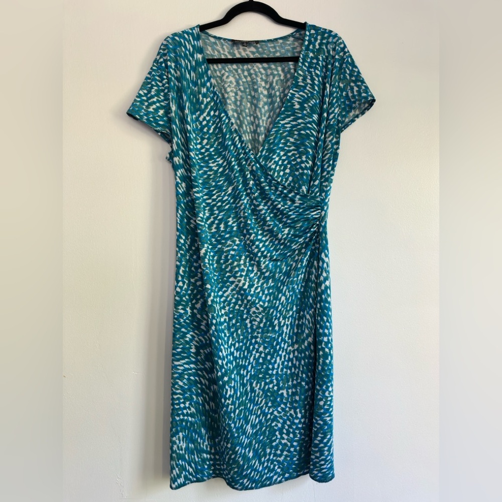 Jones New York Green Sheath Midi Dress with Flutter Sleeves